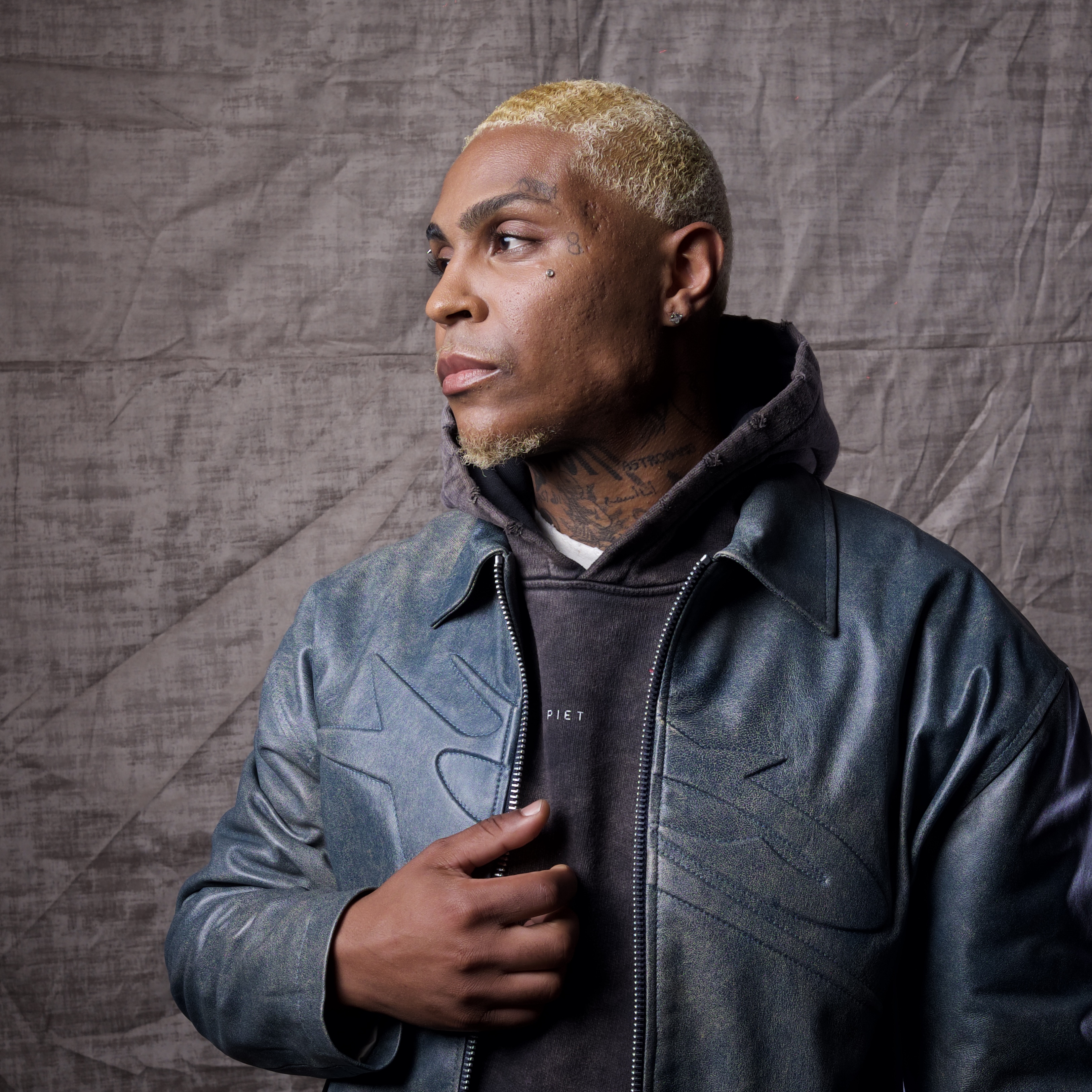 LANÇAMENTO: Rapper Aka Rasta apresenta diferentes versões de si no ...